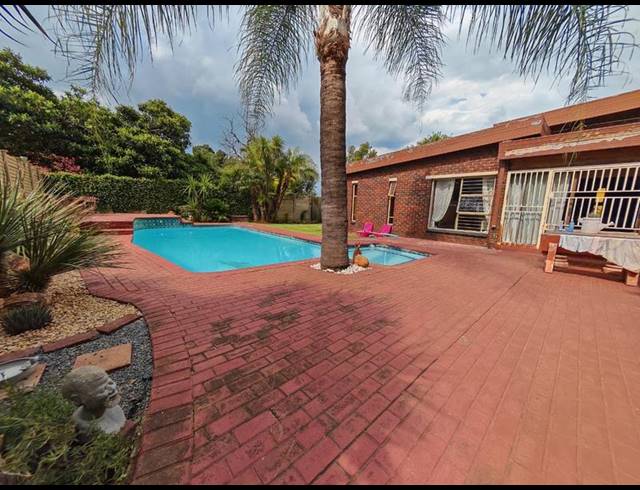 3 BEDROOM HOUSE FOR SALE IN VANDERBIJLPARK SE 7